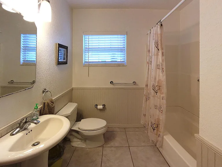 165 Roselle Ct — Photo 26