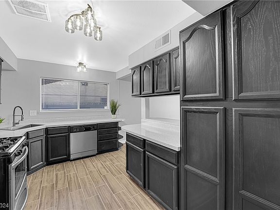 5th image of 225 Antelope Way