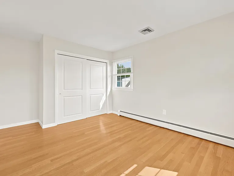 60 Oakland Ave — Photo 29