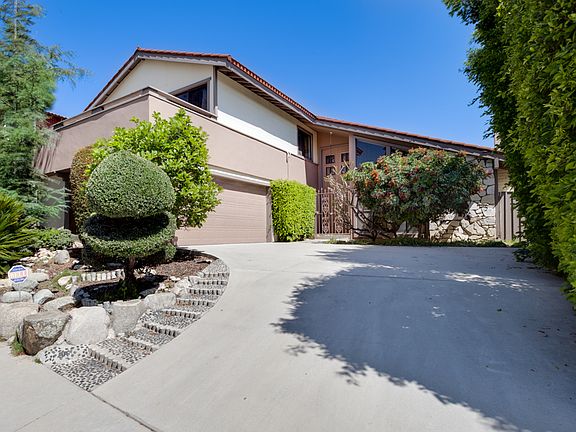 2nd image of 716 Crest Vista Dr