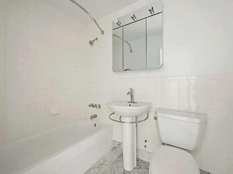 310 E 46th St #18S — Photo 6