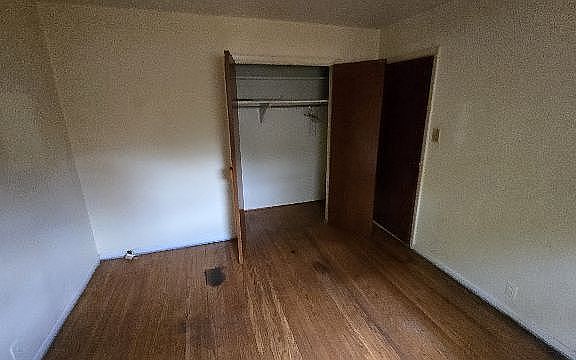4th image of 5707 N Oxford St