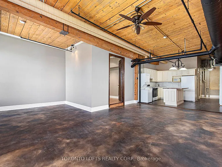 426 Queen St E #405 — Photo 9
