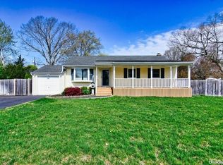 15 Jay Rd, Centereach, NY 11720