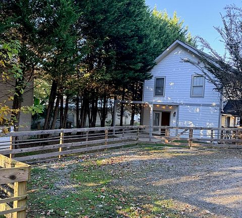 2nd image of 165 Onteora Blvd