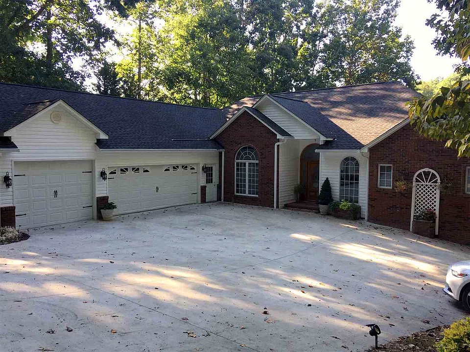 214 Berwick Ct