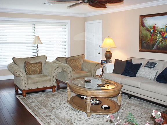 2nd image of 541 SW South River Dr APT 201
