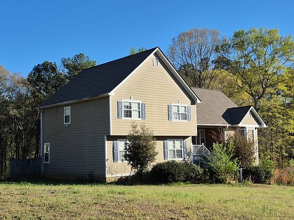 3rd image of 5521 Twin Oak Dr