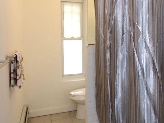 5th image of 335 Gates Ave #1