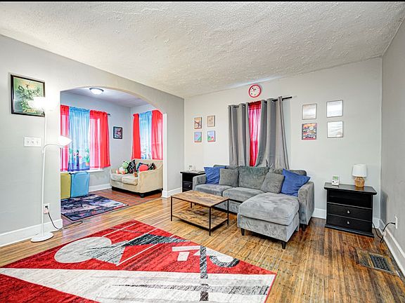 4th image of 3126 N College Ave #2