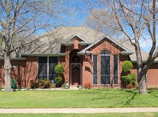 1001 Evandale Rd, Burleson, TX 76028