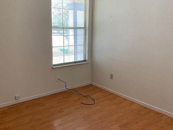 3rd image of 22 Beckford Ct