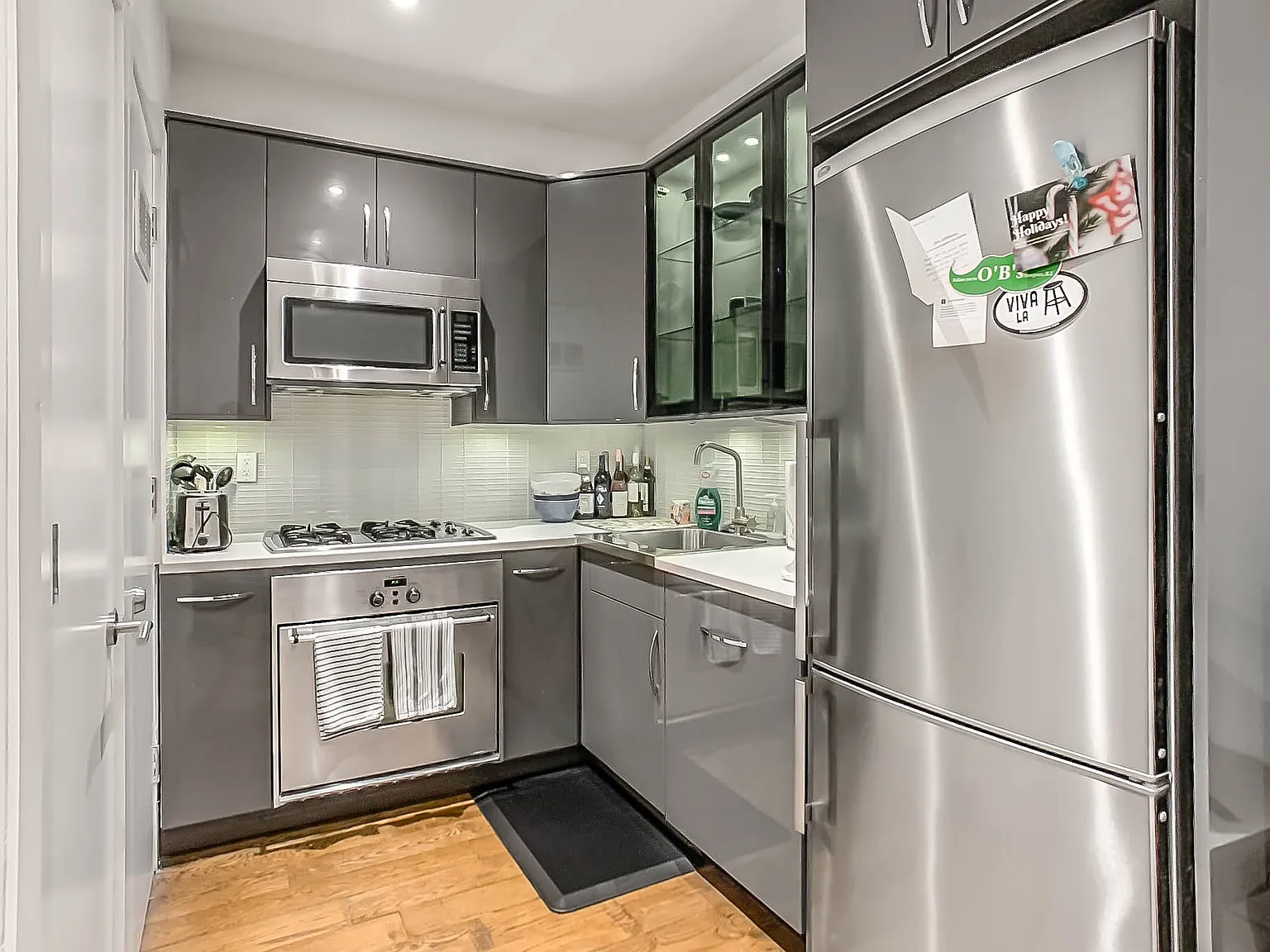 210 East 35th Street — Photo 2