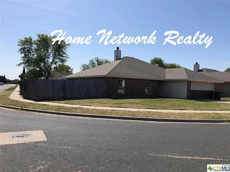 4212 Embers Dr — Photo 2