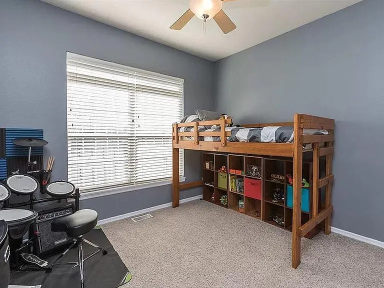 1020 Capri Dr NE — Photo 30