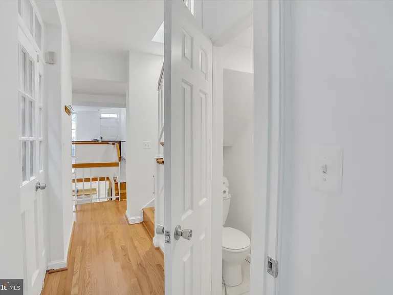 805 S Charles St — Photo 14