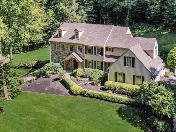1246 Hollow Rd, Chester Springs, PA 19425