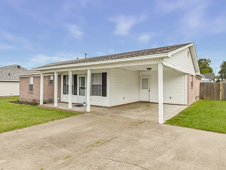 1824 Pinewood Cove-1_08042026