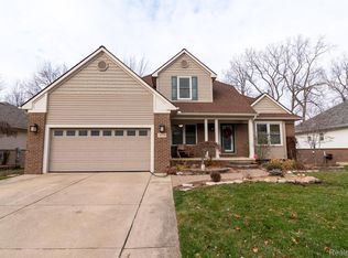 30174 Apple Grove Way, Flat Rock, MI 48134