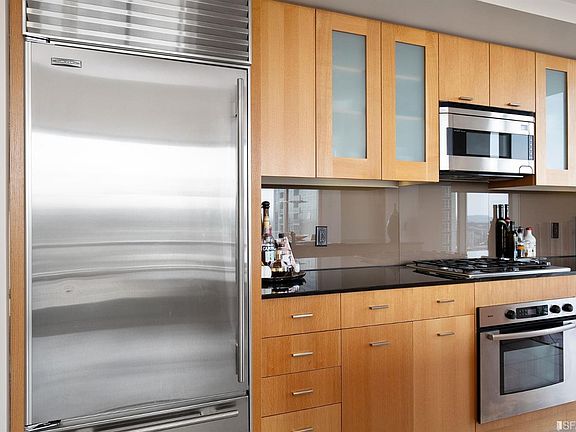 2nd image of 355 1st St Unit 2404
