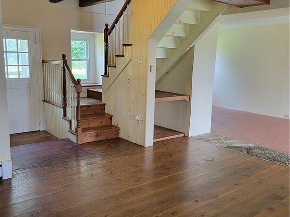 5th image of 8047 Yeakel Rd