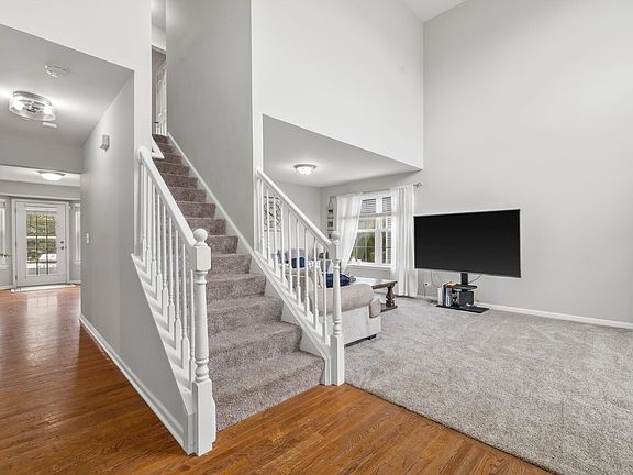 3rd image of 954 Timber Lake Dr