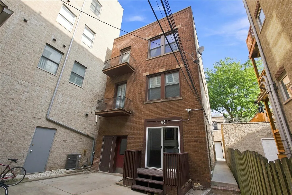3 bed, 2.0 bath, $3,300 — Photo 4