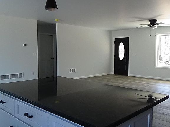 5th image of 52 Hickory Rdg