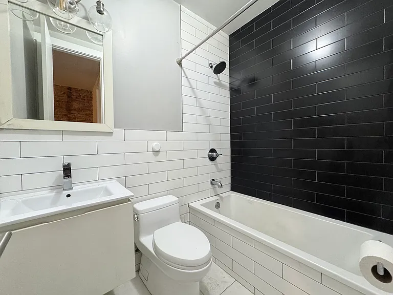 1351 Hancock St #1 — Photo 4