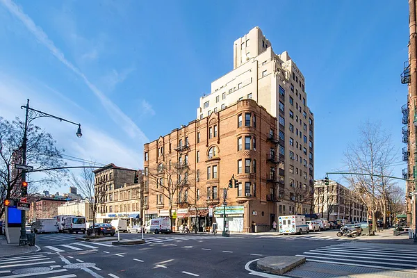 Sold by Compass | media 26