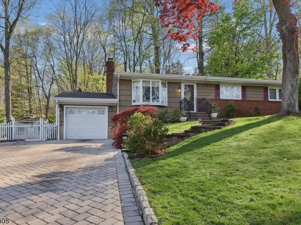 97 Ramapo Hills Blvd, Oakland Boro, NJ 07436