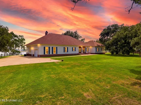 3111 Happy Landing Ln #D, Diberville, MS 39540