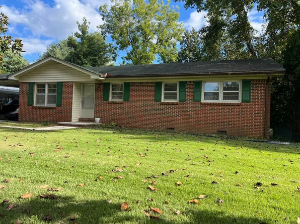 207 N Hills Dr, McMinnville, TN 37110