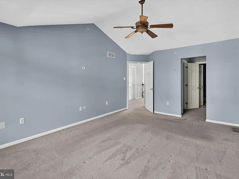 27 Lincoln Dr — Photo 24