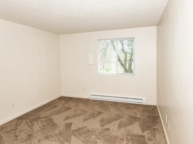 Creekside Commons Apartments — Photo 26