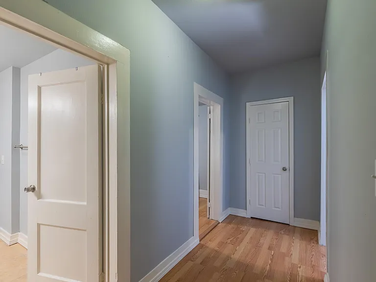 708 Marshall St #B — Photo 16