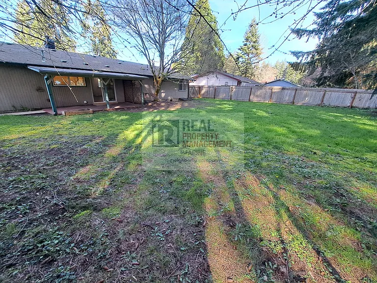 3605 Landau Ave NE — Photo 24
