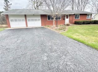 961 Garden Ln, Webster, NY 14580