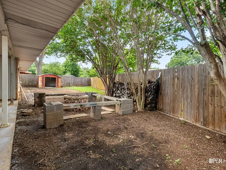 4202 Meadowbrook Dr — Photo 27