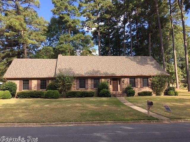 1st image of 207 N Park Dr