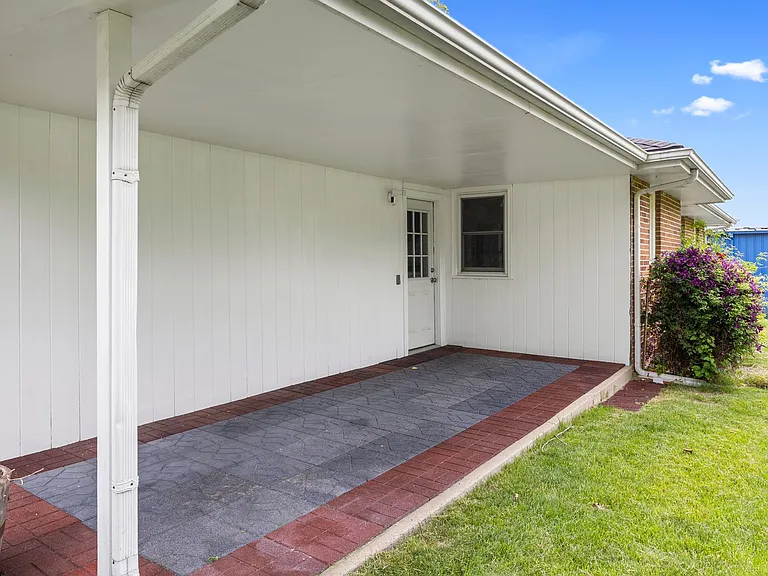 5908 Meredith Dr — Photo 19
