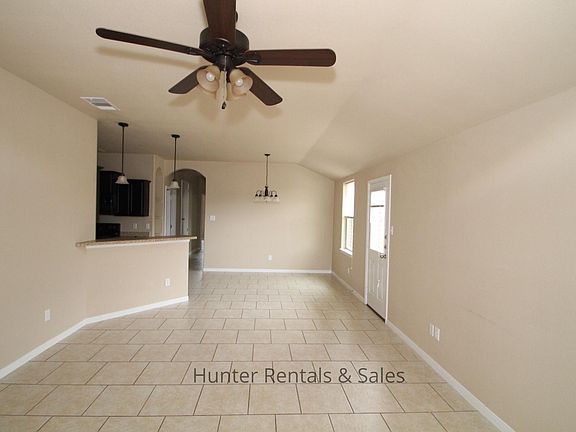 5th image of 4609 Cambridge Dr #B