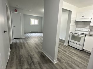 11 Lowndes Ave #1, Georgina, ON