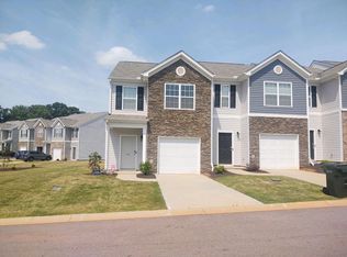 46 Moorlyn Ln, Greer, SC 29650
