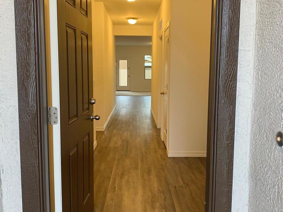1st image of 325 W Powell Dr