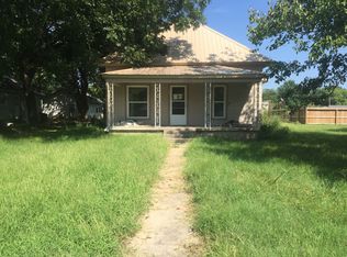 104 N Ridgeway St, Caney, KS 67333