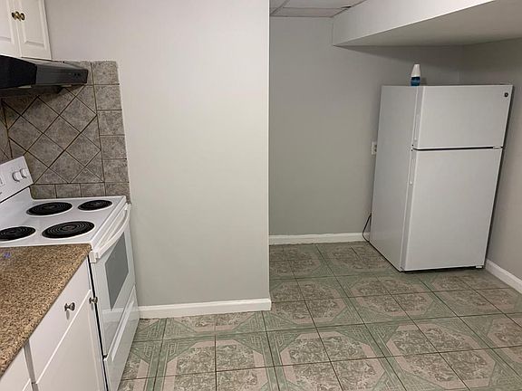 Good sized kitchen space.