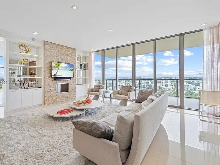 9705 Collins Ave #1905N — Photo 3