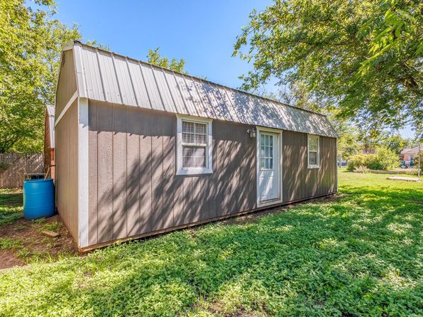 702 W Walnut St, Coleman, TX 76834