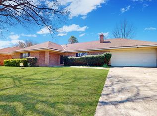 5402 Foxglove Dr, Bossier City, LA 71112